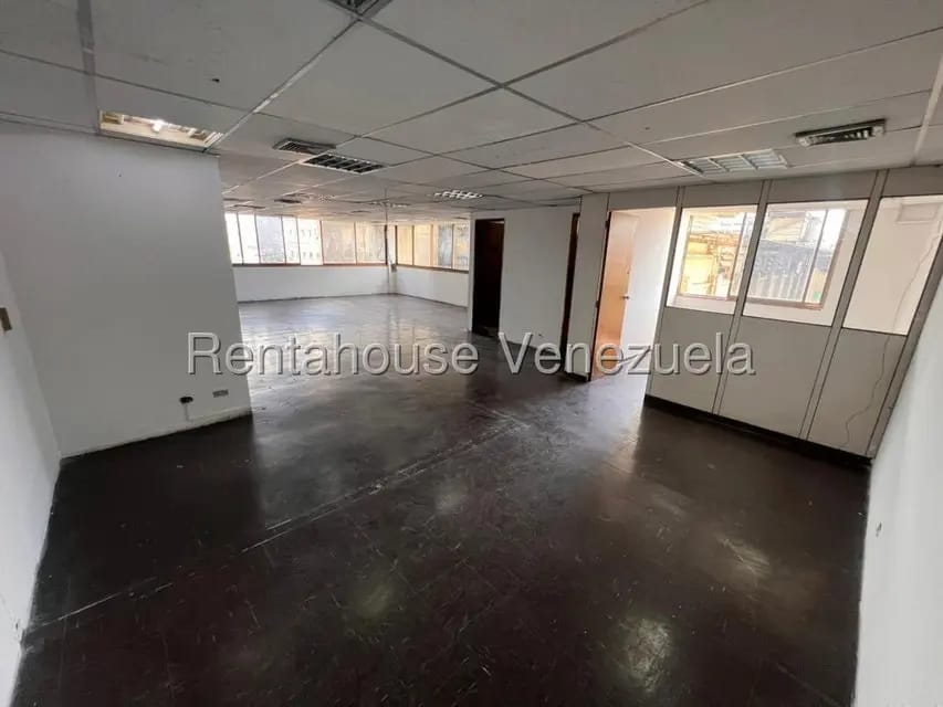Comercial (Local Comercial) en Alquiler en Parroquia Altagracia, Distrito Metropolitano - 2
