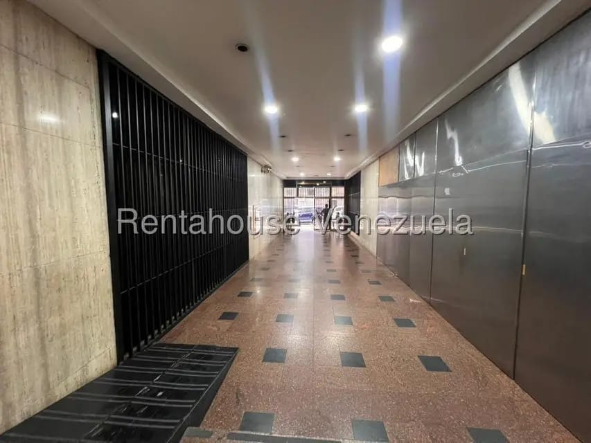 Comercial (Local Comercial) en Alquiler en Parroquia Altagracia, Distrito Metropolitano - 11