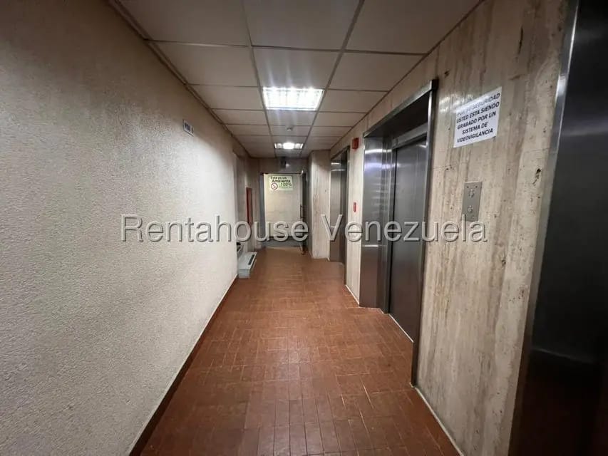 Comercial (Local Comercial) en Alquiler en Parroquia Altagracia, Distrito Metropolitano - 13