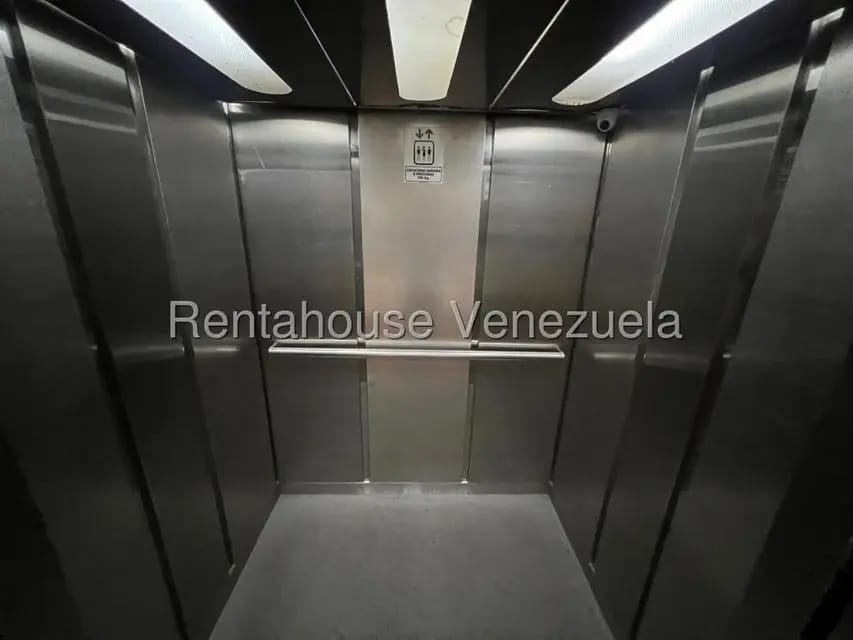 Comercial (Local Comercial) en Alquiler en Parroquia Altagracia, Distrito Metropolitano - 15