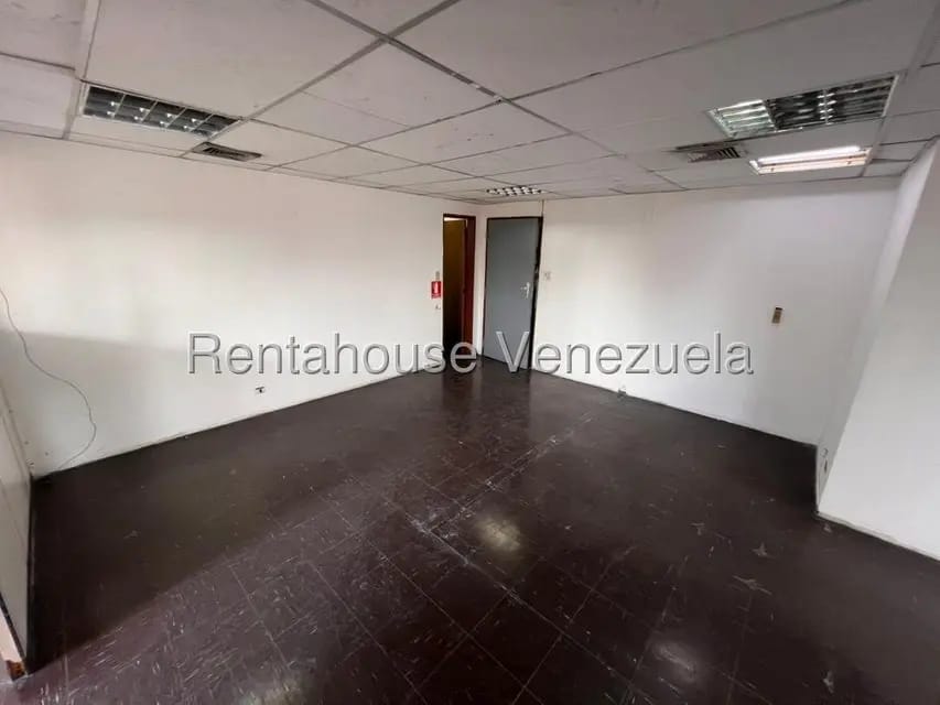 Comercial (Local Comercial) en Alquiler en Parroquia Altagracia, Distrito Metropolitano - 3
