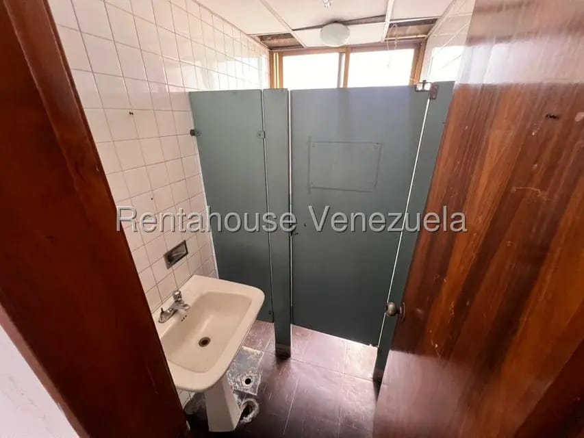 Comercial (Local Comercial) en Alquiler en Parroquia Altagracia, Distrito Metropolitano - 8