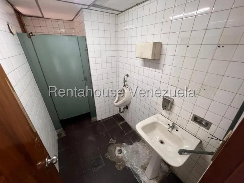 Comercial (Local Comercial) en Alquiler en Parroquia Altagracia, Distrito Metropolitano - 9