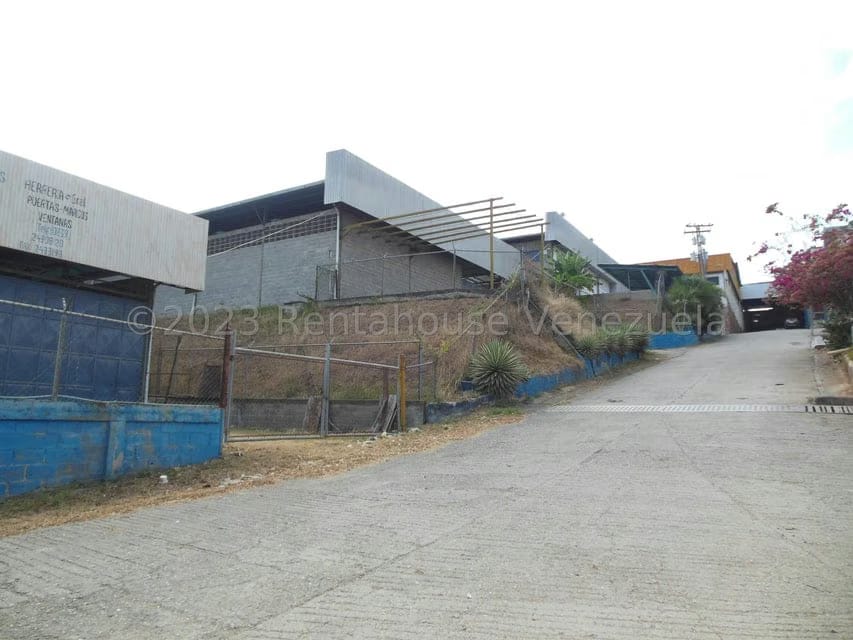 Comercial (Galpon - Deposito) en Venta en Centro de Charallave, Miranda