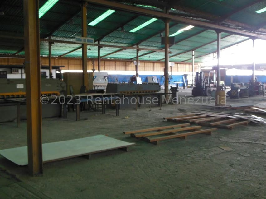 Comercial (Galpon - Deposito) en Venta en Centro de Charallave, Miranda - 3
