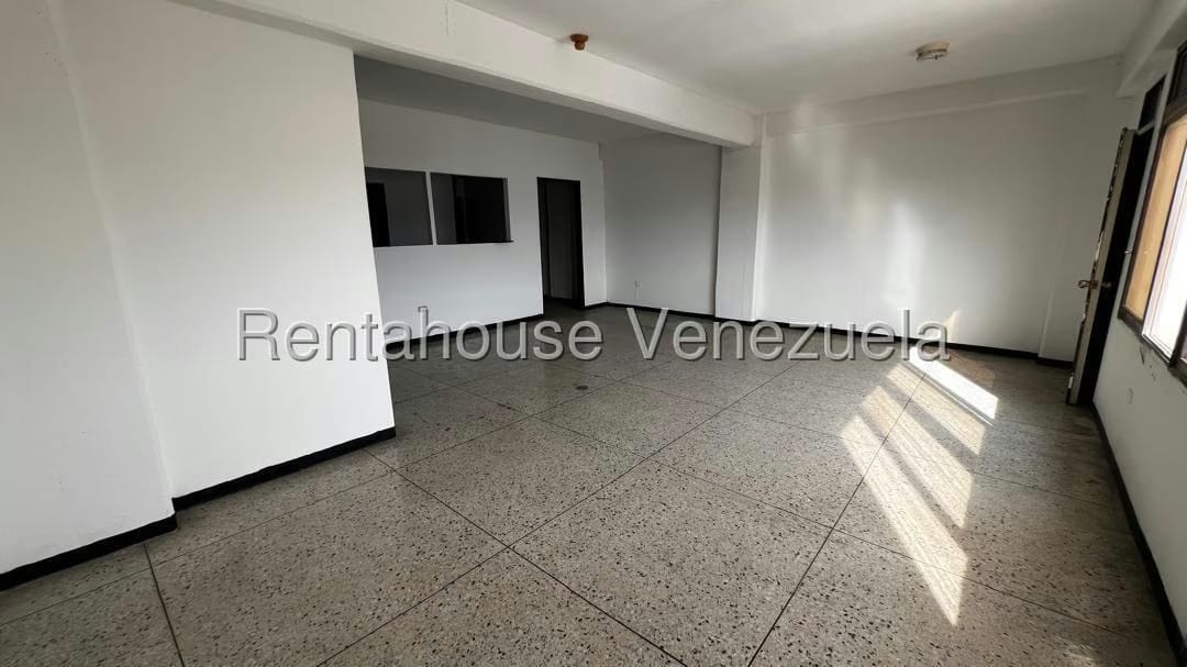 Comercial (Oficina) en Alquiler en Centro, Lara - 21
