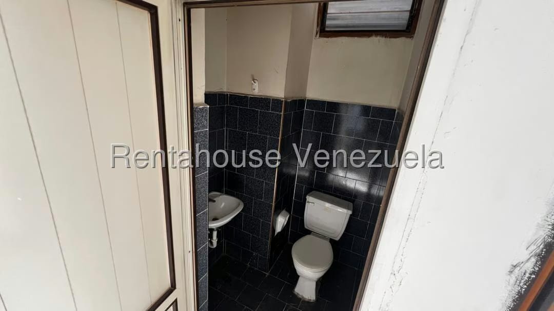 Comercial (Oficina) en Alquiler en Centro, Lara - 23