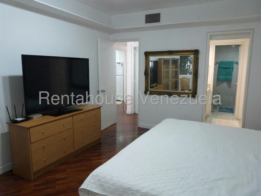 Apartamento (1 Nivel) en Alquiler en Altamira, Distrito Metropolitano - 13