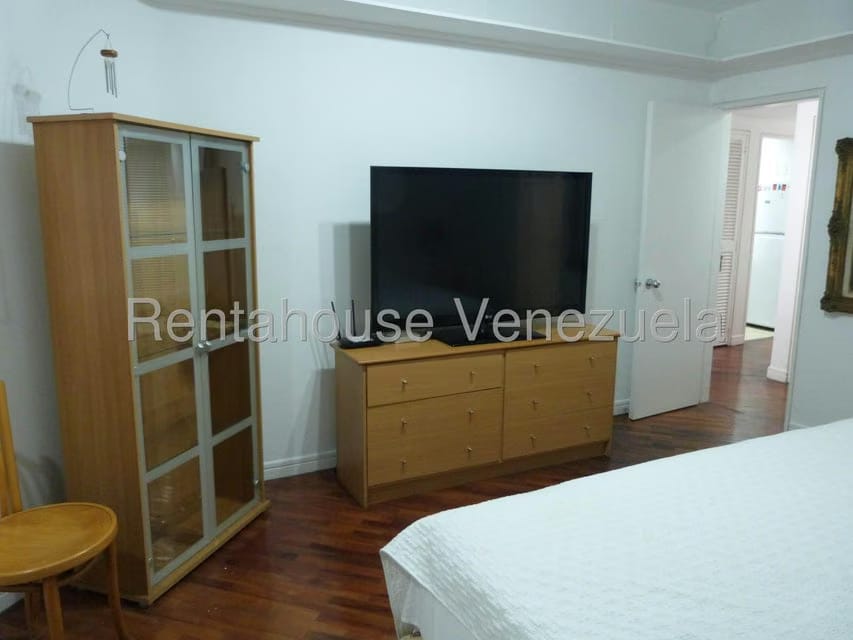 Apartamento (1 Nivel) en Alquiler en Altamira, Distrito Metropolitano - 14