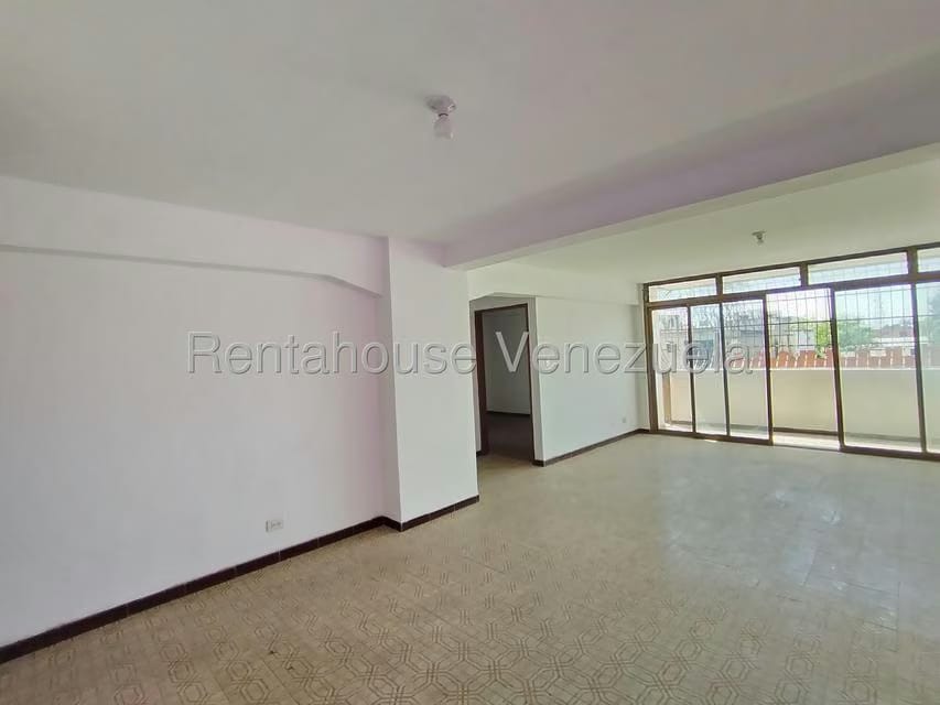 Apartamento (1 Nivel) en Venta en Avenida Bolivar, Aragua - 15