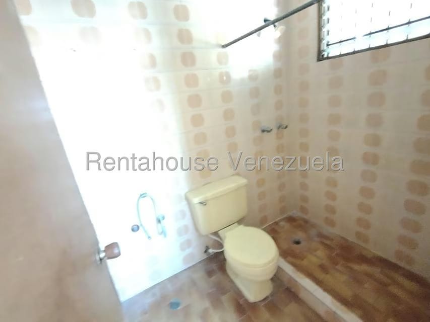Apartamento (1 Nivel) en Venta en Avenida Bolivar, Aragua - 16