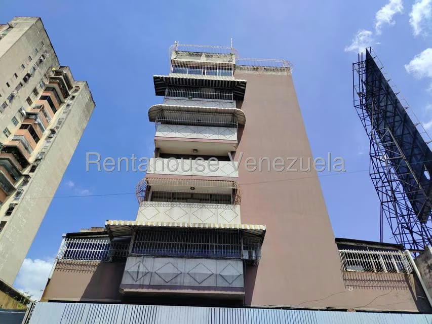 Apartamento (1 Nivel) en Venta en Avenida Bolivar, Aragua - 17