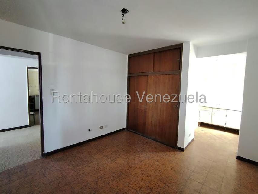 Apartamento (1 Nivel) en Venta en Avenida Bolivar, Aragua - 9