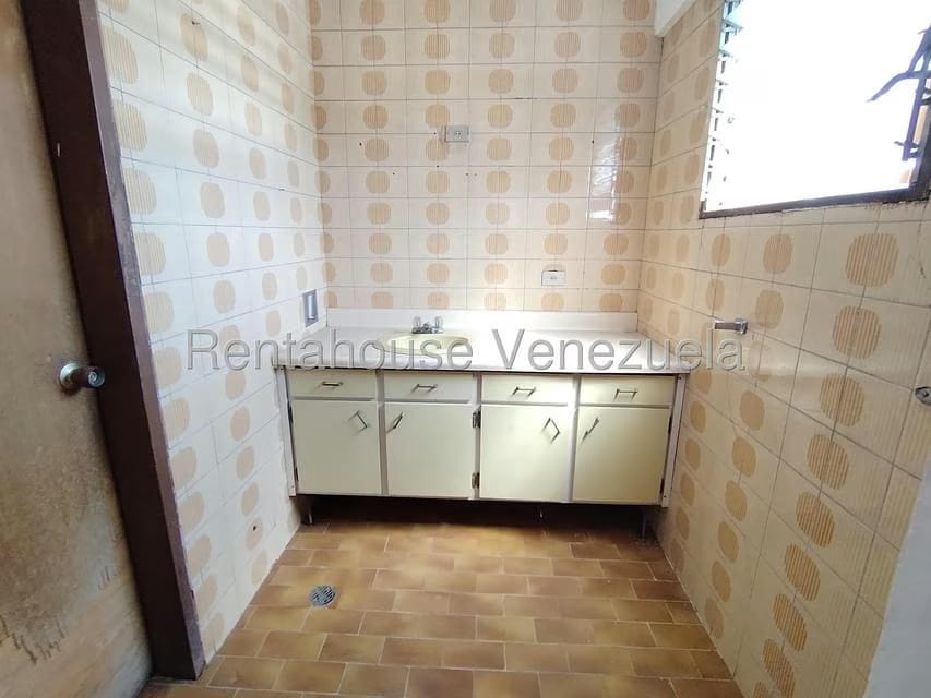 Apartamento (1 Nivel) en Venta en Avenida Bolivar, Aragua - 10