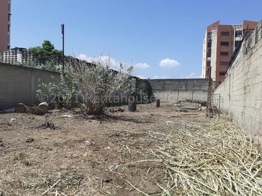 Terreno (Comercial) en Venta en Zona Centro, Aragua - 2