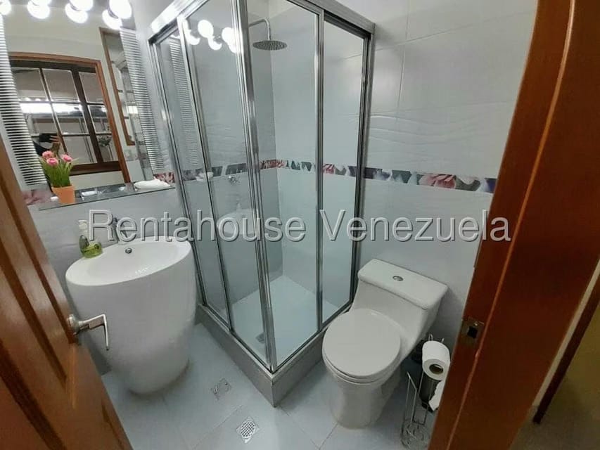 Casa (Multipes Niveles) en Venta en Colinas de La California, Distrito Metropolitano - 23