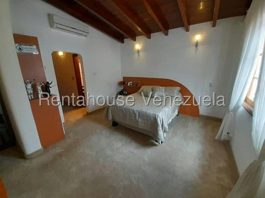 Casa (Multipes Niveles) en Venta en Colinas de La California, Distrito Metropolitano - 32