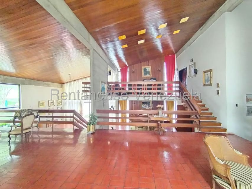 Casa (Multipes Niveles) en Venta en Prados del Este, Distrito Metropolitano - 31