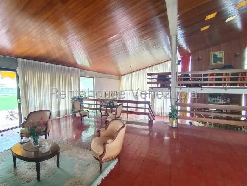 Casa (Multipes Niveles) en Venta en Prados del Este, Distrito Metropolitano - 33