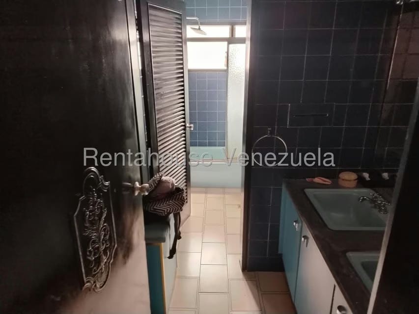 Casa (Multipes Niveles) en Venta en Prados del Este, Distrito Metropolitano - 40