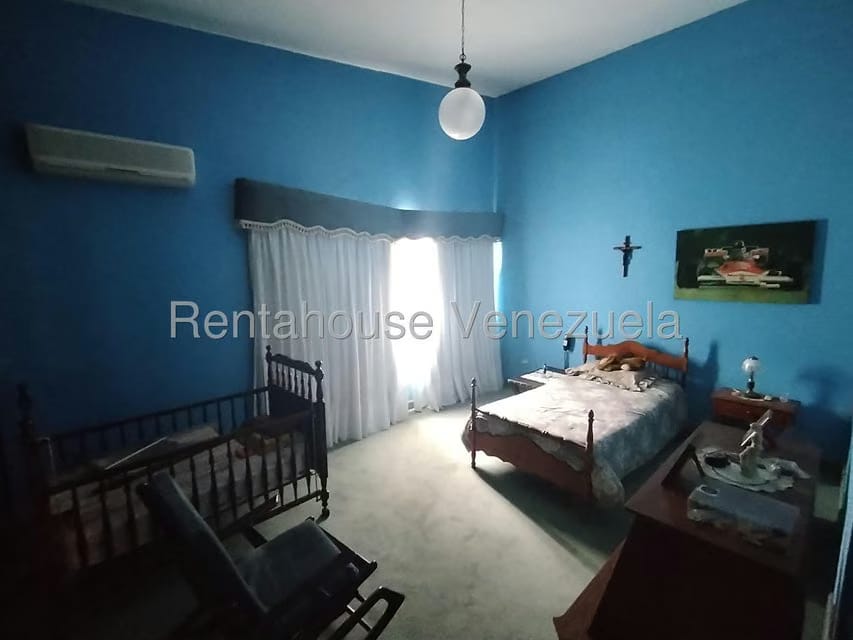 Casa (Multipes Niveles) en Venta en Prados del Este, Distrito Metropolitano - 43