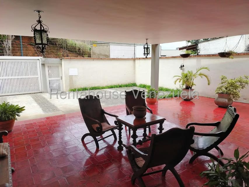 Casa (Multipes Niveles) en Venta en Prados del Este, Distrito Metropolitano - 51