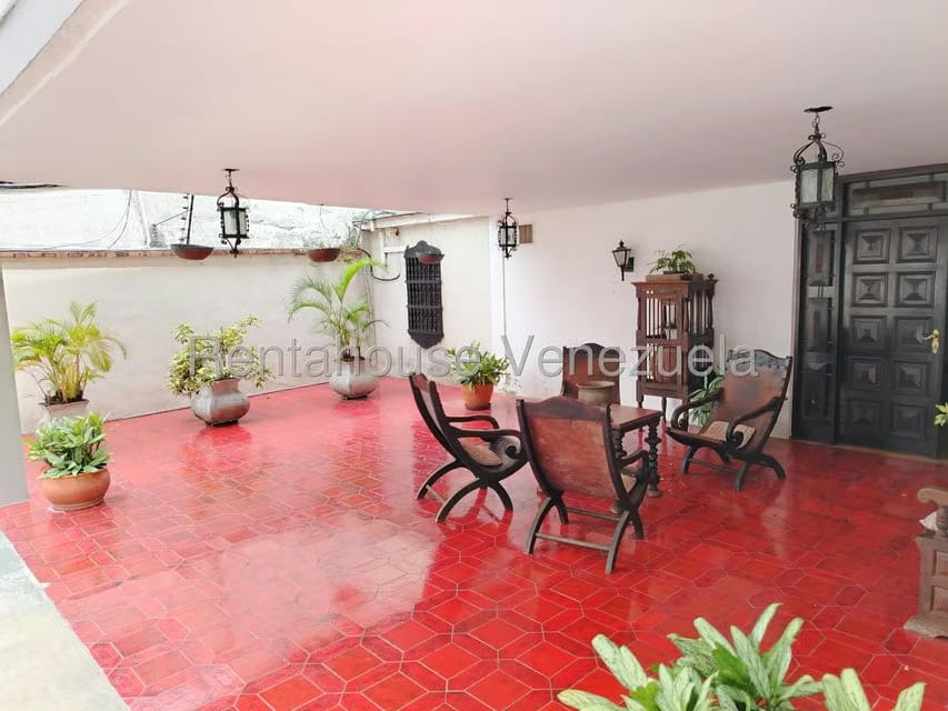 Casa (Multipes Niveles) en Venta en Prados del Este, Distrito Metropolitano - 52