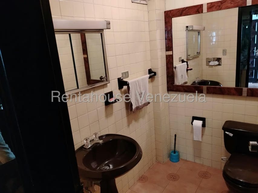 Casa (Multipes Niveles) en Venta en Prados del Este, Distrito Metropolitano - 58