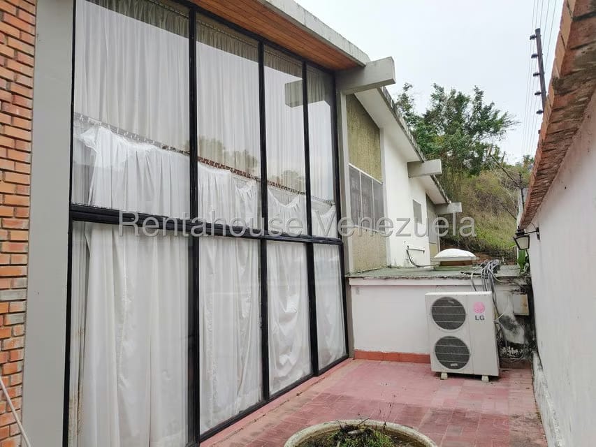 Casa (Multipes Niveles) en Venta en Prados del Este, Distrito Metropolitano - 60