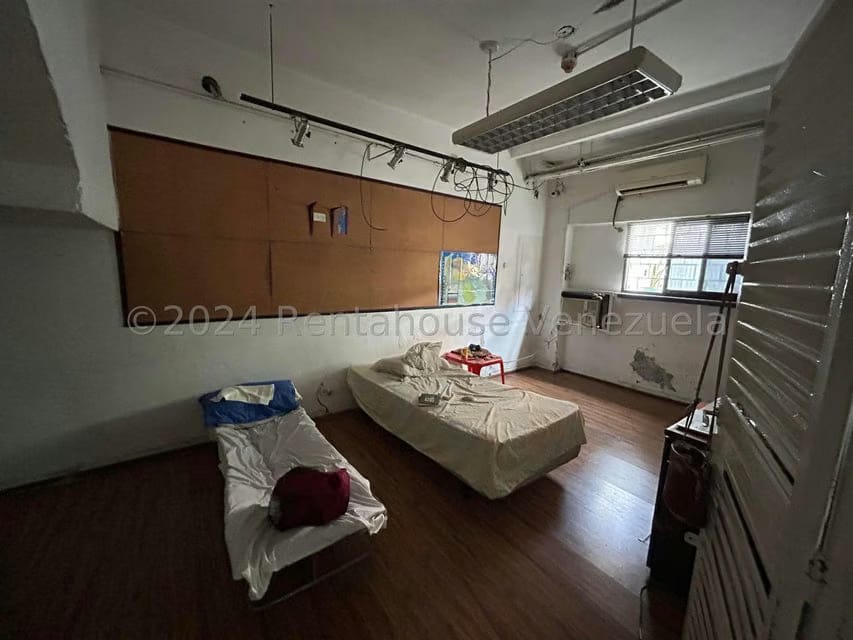 Comercial (Galpon - Deposito) en Venta en Bello Monte, Distrito Metropolitano - 3
