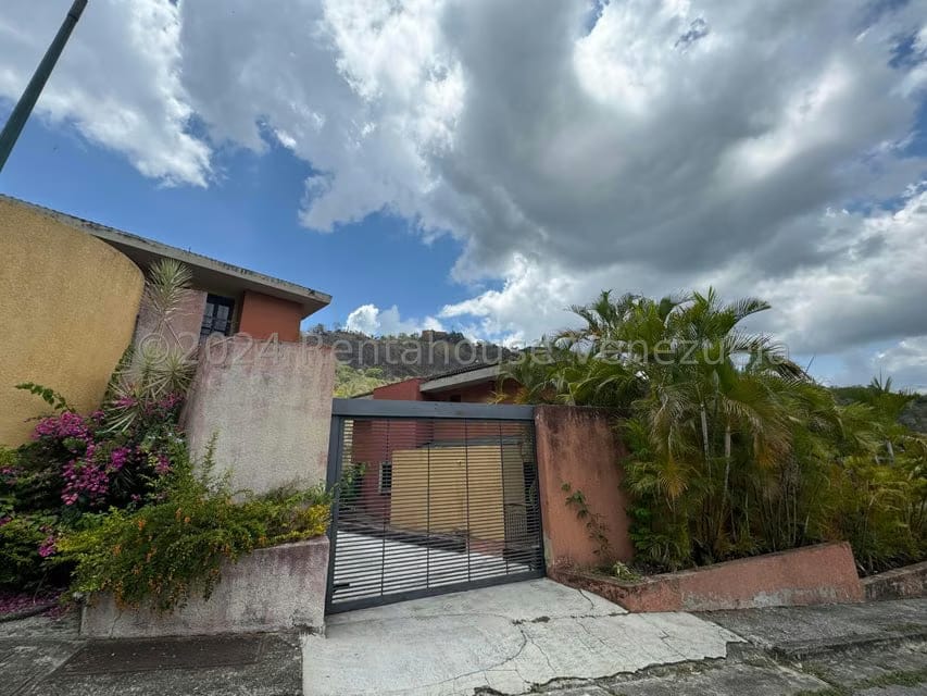 Casa (Duplex) en Venta en Los Anaucos, Miranda - 2