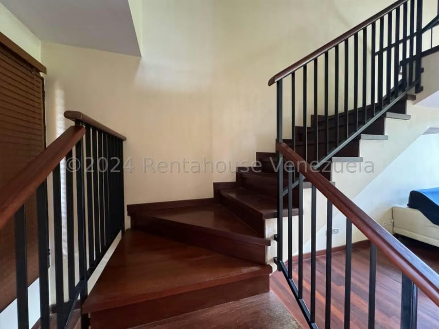 Casa (Duplex) en Venta en Los Anaucos, Miranda - 14