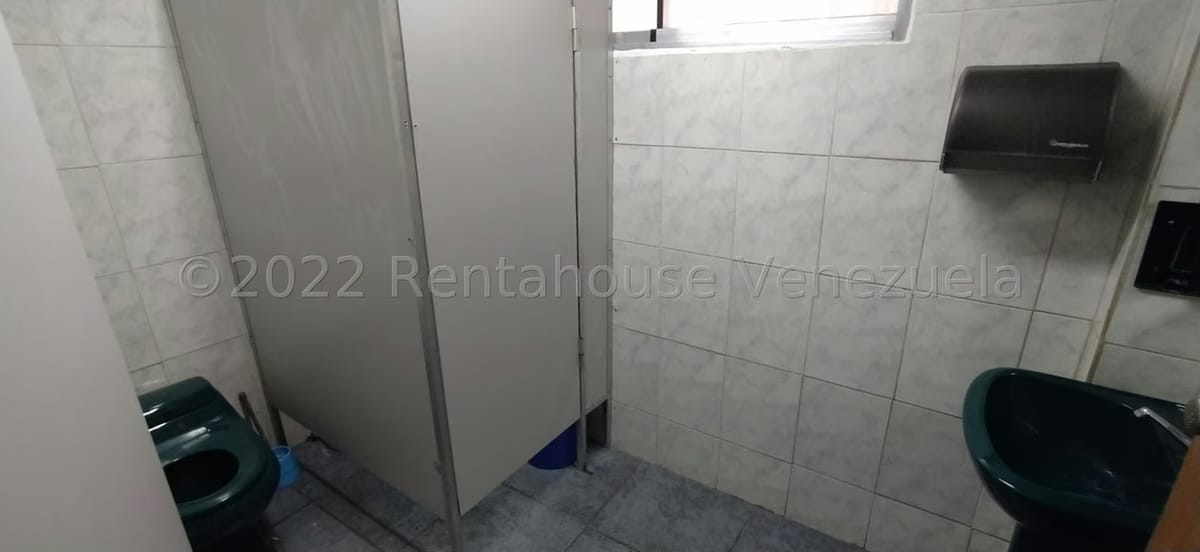 Comercial (Local Comercial) en Venta en Los Chaguaramos, Distrito Metropolitano - 22