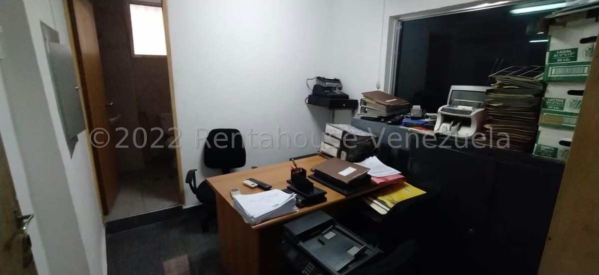 Comercial (Local Comercial) en Venta en Los Chaguaramos, Distrito Metropolitano - 24