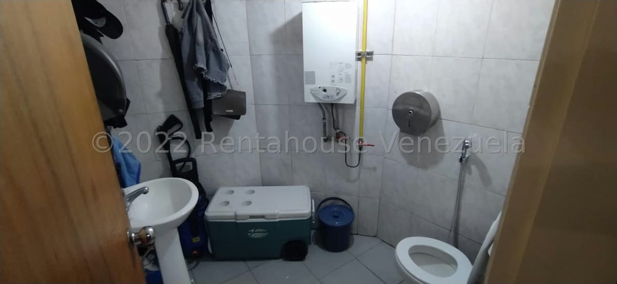 Comercial (Local Comercial) en Venta en Los Chaguaramos, Distrito Metropolitano - 26