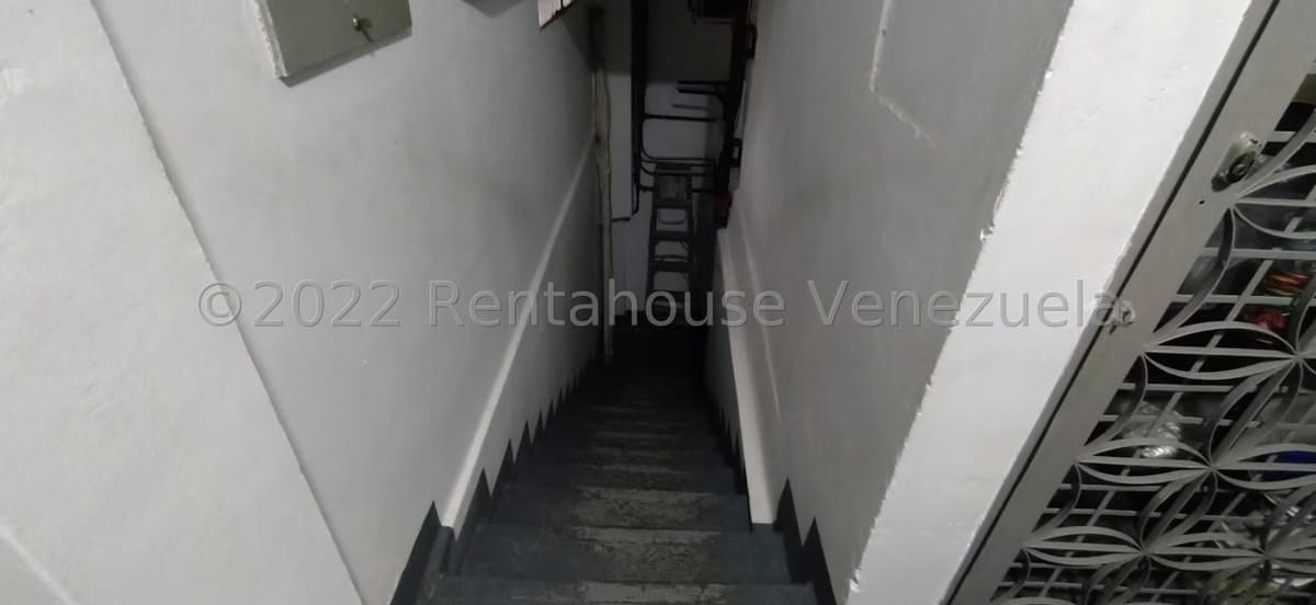 Comercial (Local Comercial) en Venta en Los Chaguaramos, Distrito Metropolitano - 28