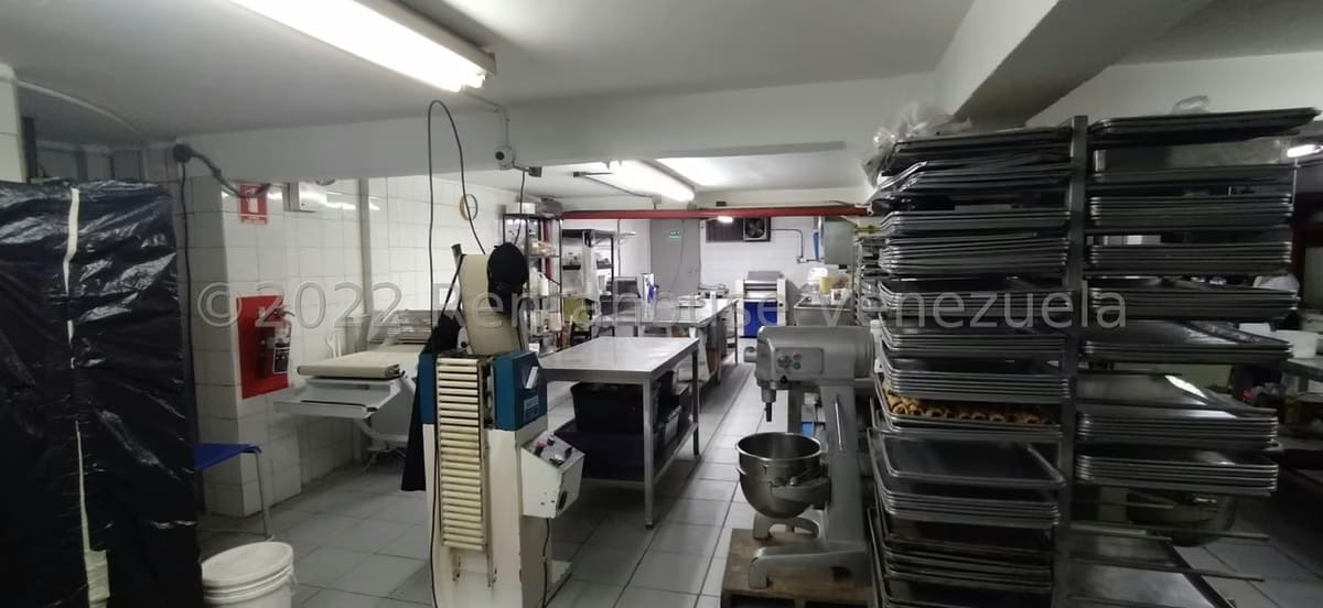 Comercial (Local Comercial) en Venta en Los Chaguaramos, Distrito Metropolitano - 32