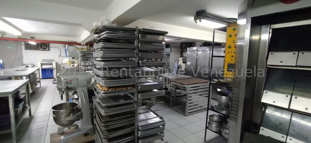 Comercial (Local Comercial) en Venta en Los Chaguaramos, Distrito Metropolitano - 33