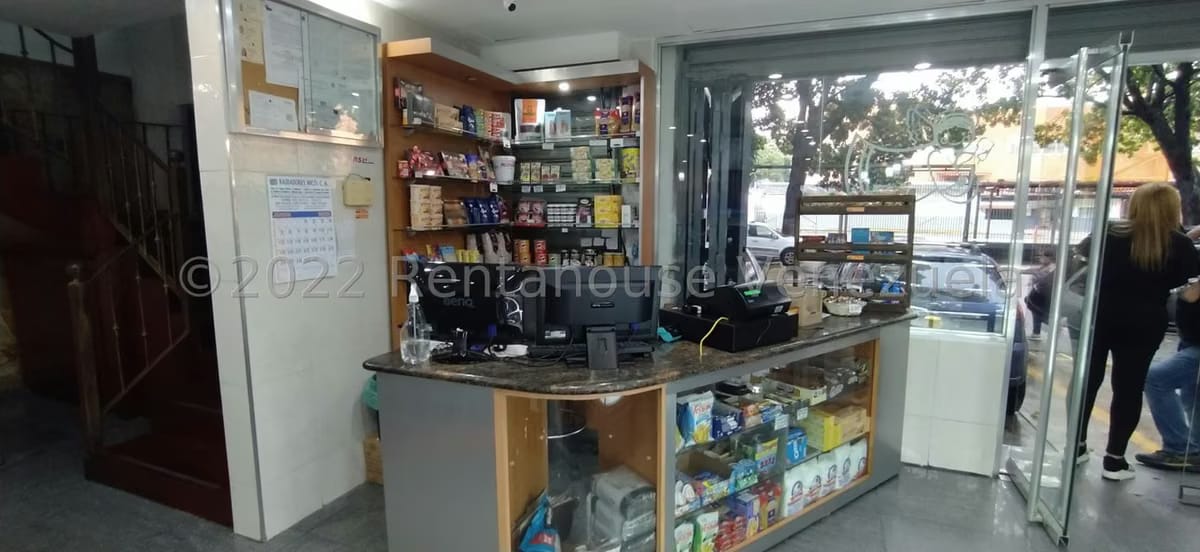 Comercial (Local Comercial) en Venta en Los Chaguaramos, Distrito Metropolitano - 8