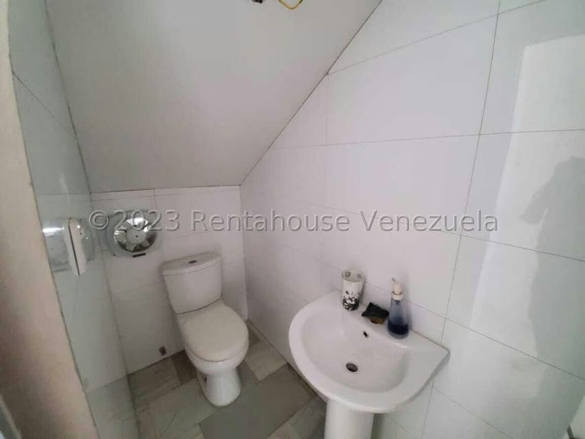 Casa (Duplex) en Venta en Villa Paris, Lara - 19