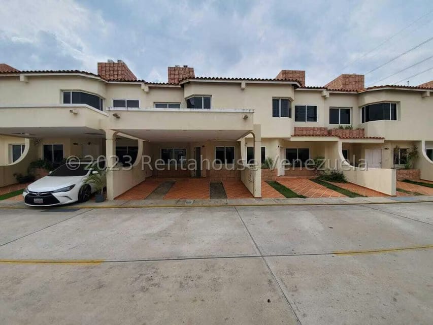 Casa (Duplex) en Venta en Villa Paris, Lara - 3