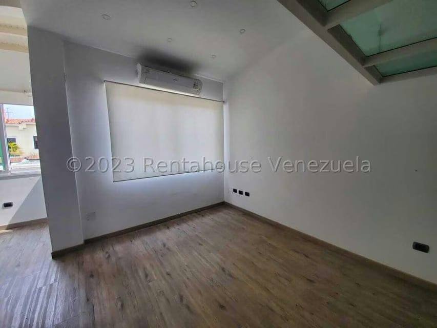 Casa (Duplex) en Venta en Villa Paris, Lara - 22