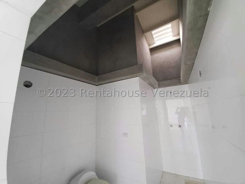 Casa (Duplex) en Venta en Villa Paris, Lara - 28