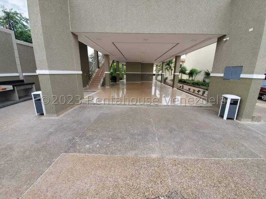 Casa (Duplex) en Venta en Villa Paris, Lara - 38