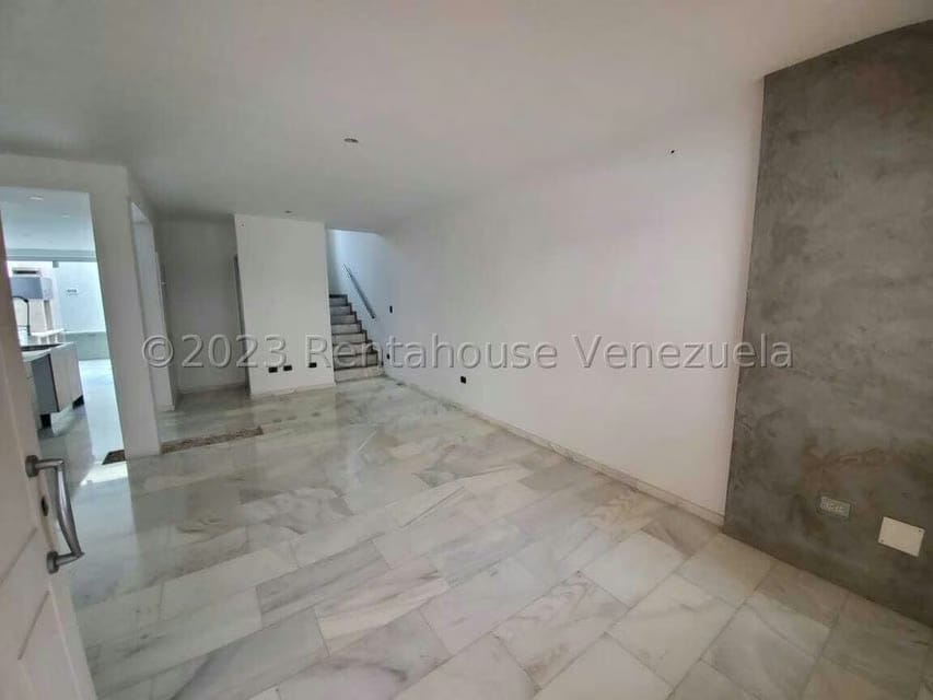 Casa (Duplex) en Venta en Villa Paris, Lara - 5