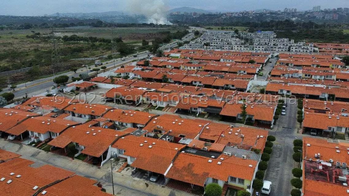 Casa (Duplex) en Venta en Villa Paris, Lara - 44