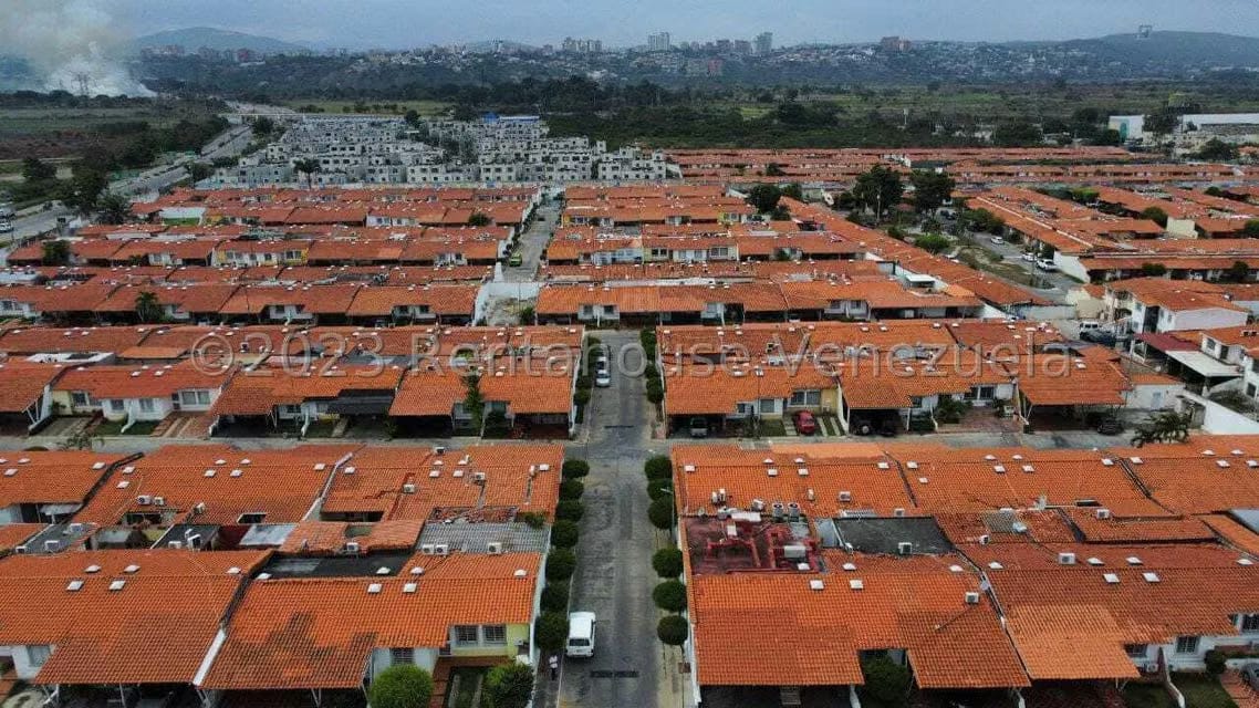 Casa (Duplex) en Venta en Villa Paris, Lara - 45