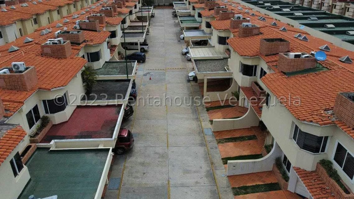 Casa (Duplex) en Venta en Villa Paris, Lara - 46