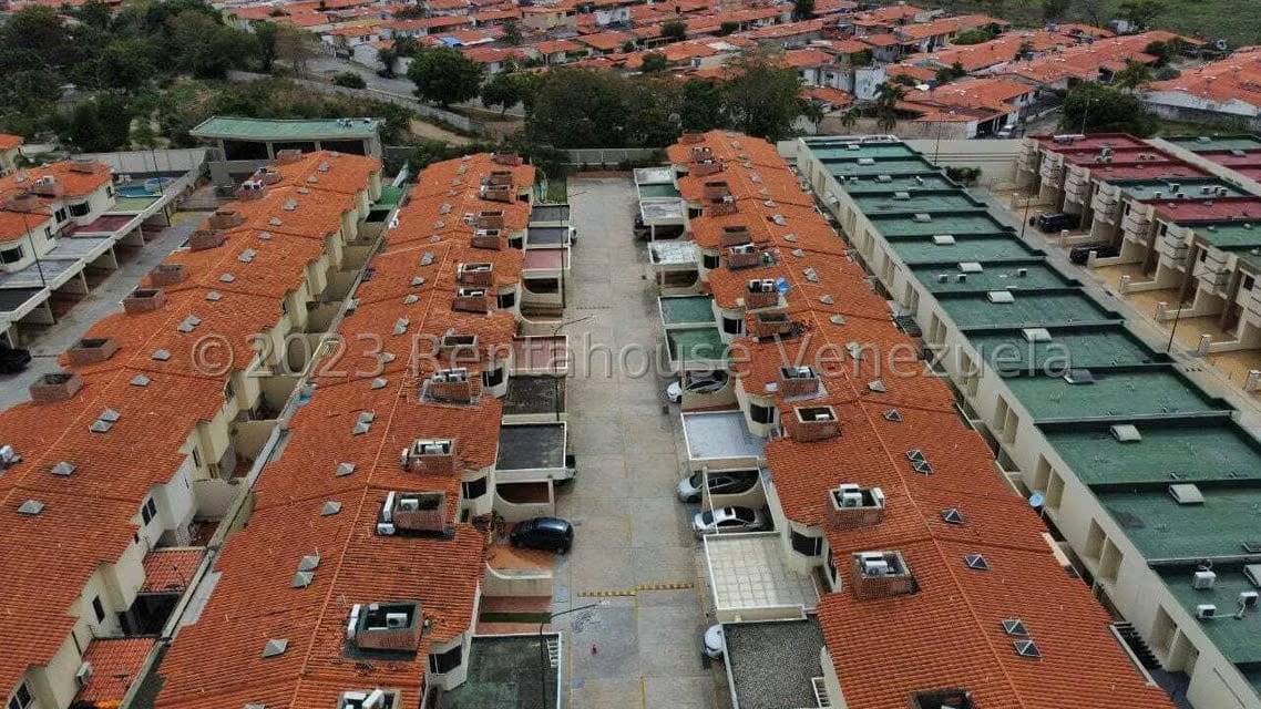 Casa (Duplex) en Venta en Villa Paris, Lara - 49