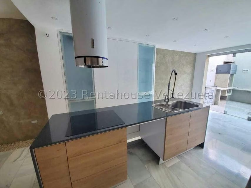 Casa (Duplex) en Venta en Villa Paris, Lara - 10